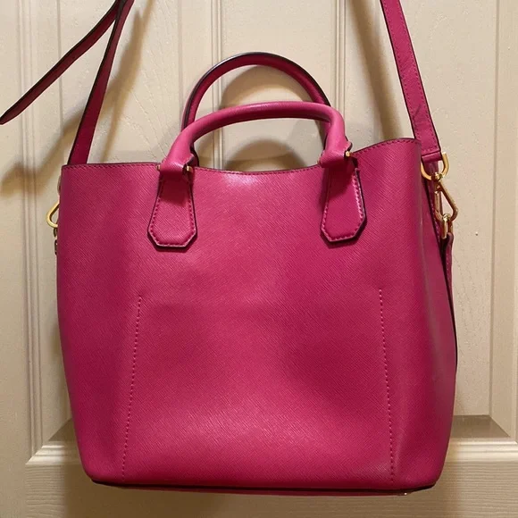 Michael Kors Fuchsia Leather Medium Tote pre-loved. - Picture 10 of 13